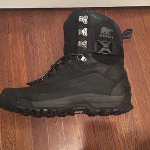 Men’s winter boots 11.